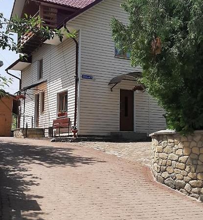 Cottage house 亚列姆切 外观 照片
