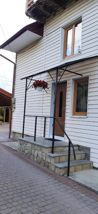 Cottage house 亚列姆切 外观 照片