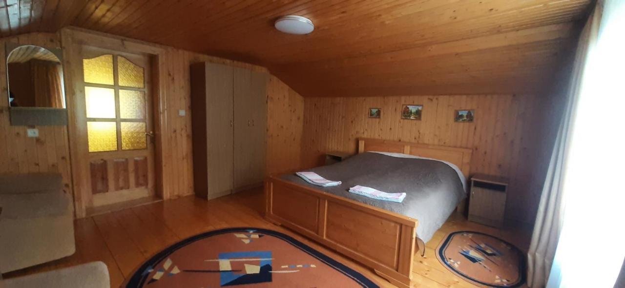 Cottage house 亚列姆切 外观 照片