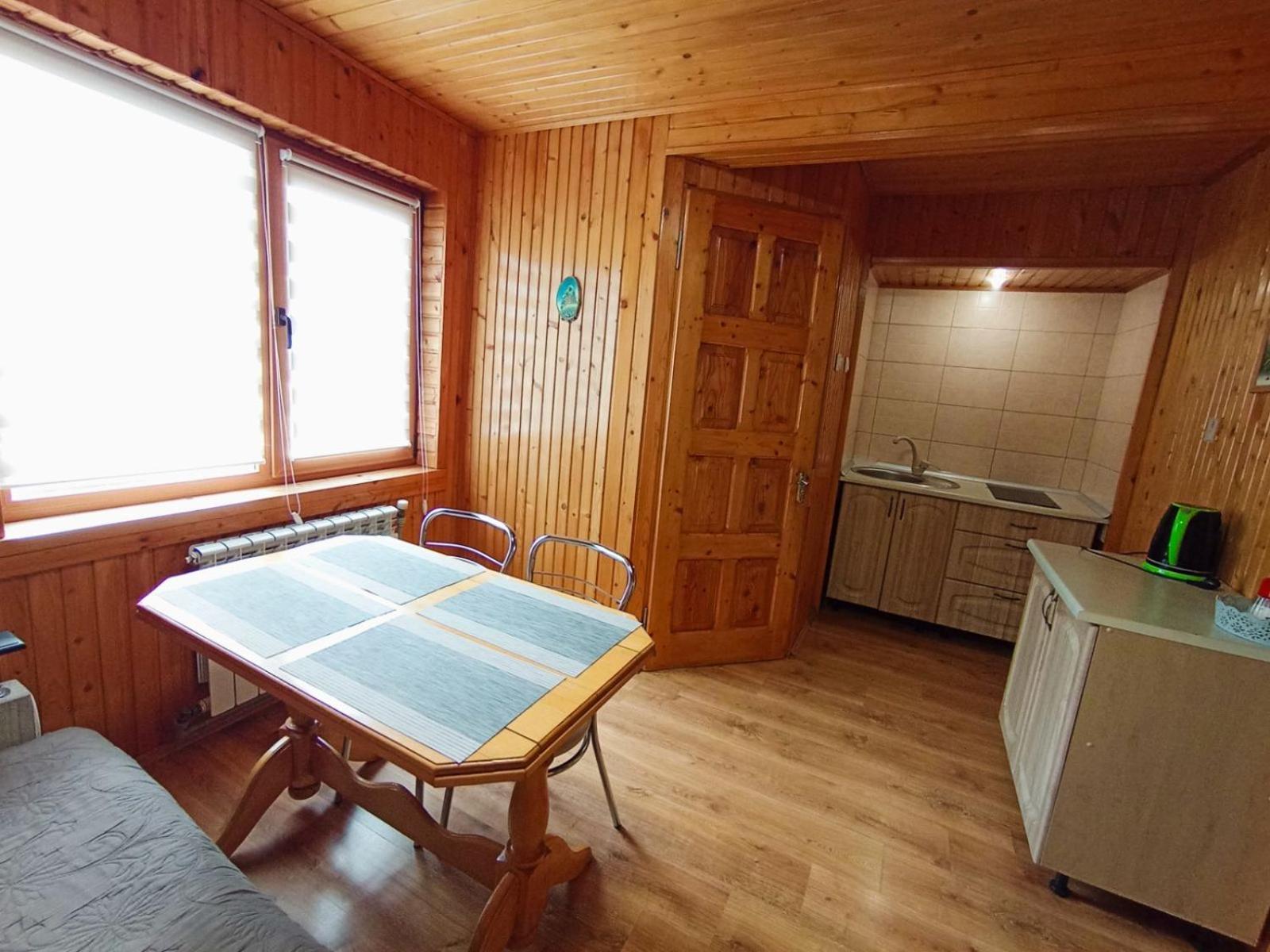 Cottage house 亚列姆切 外观 照片