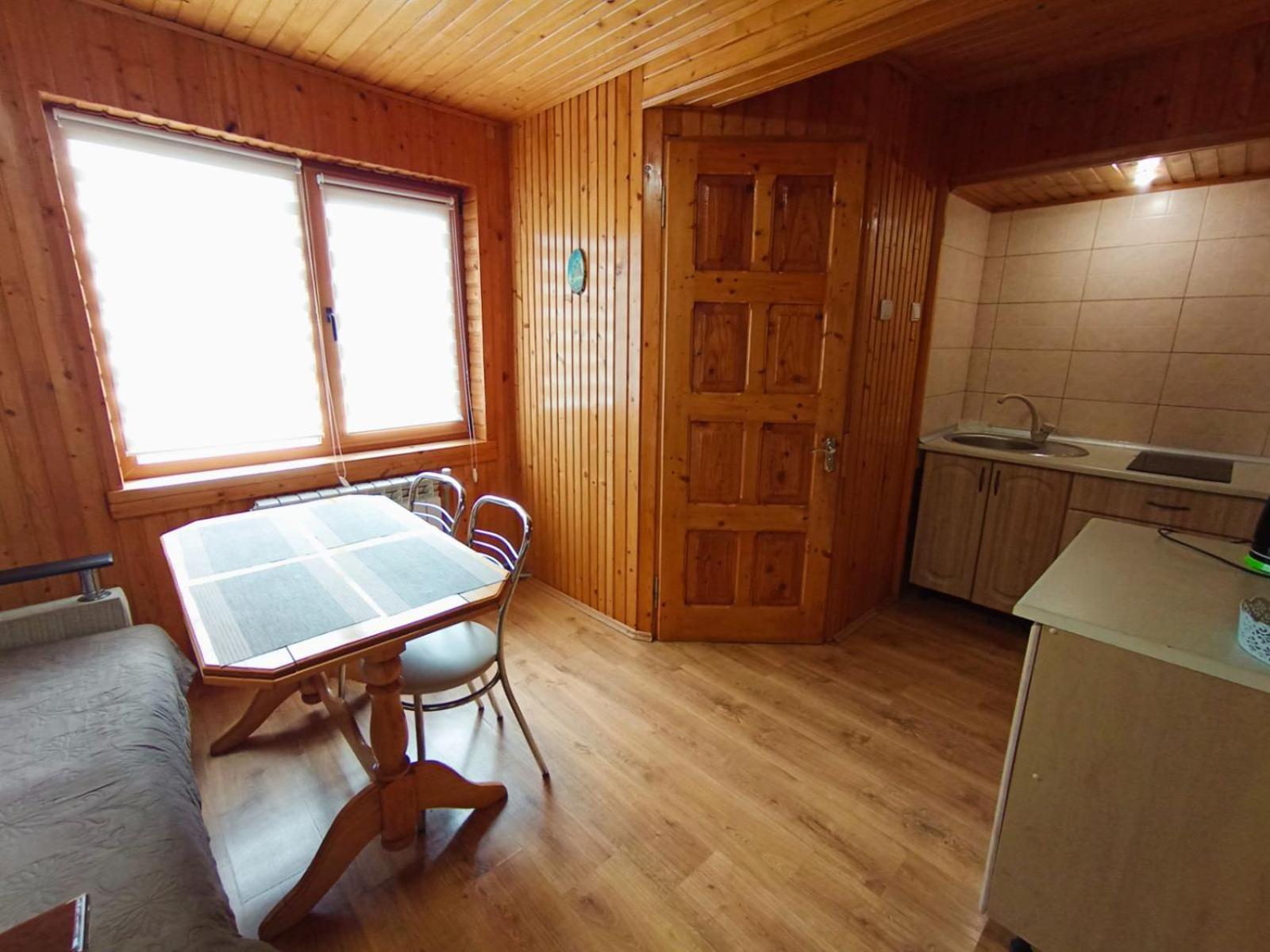Cottage house 亚列姆切 外观 照片