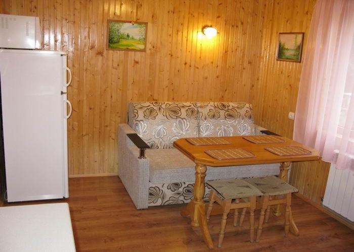 Cottage house 亚列姆切 外观 照片